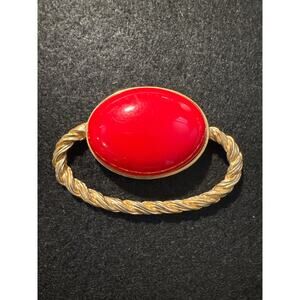 Vintage Goldtone rope design with cherry red cabochon